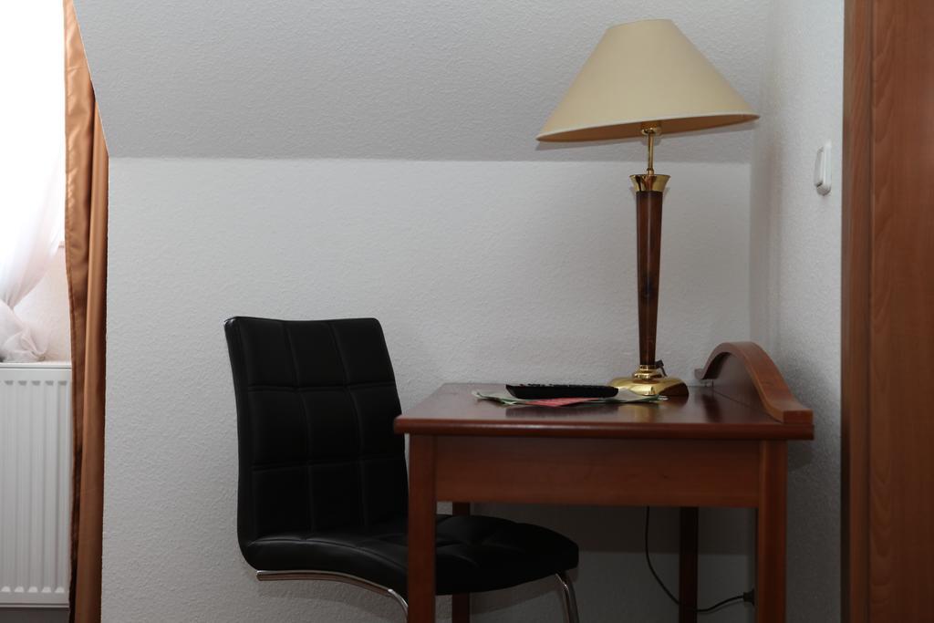 ホテル アルト エアフルト 部屋 写真
